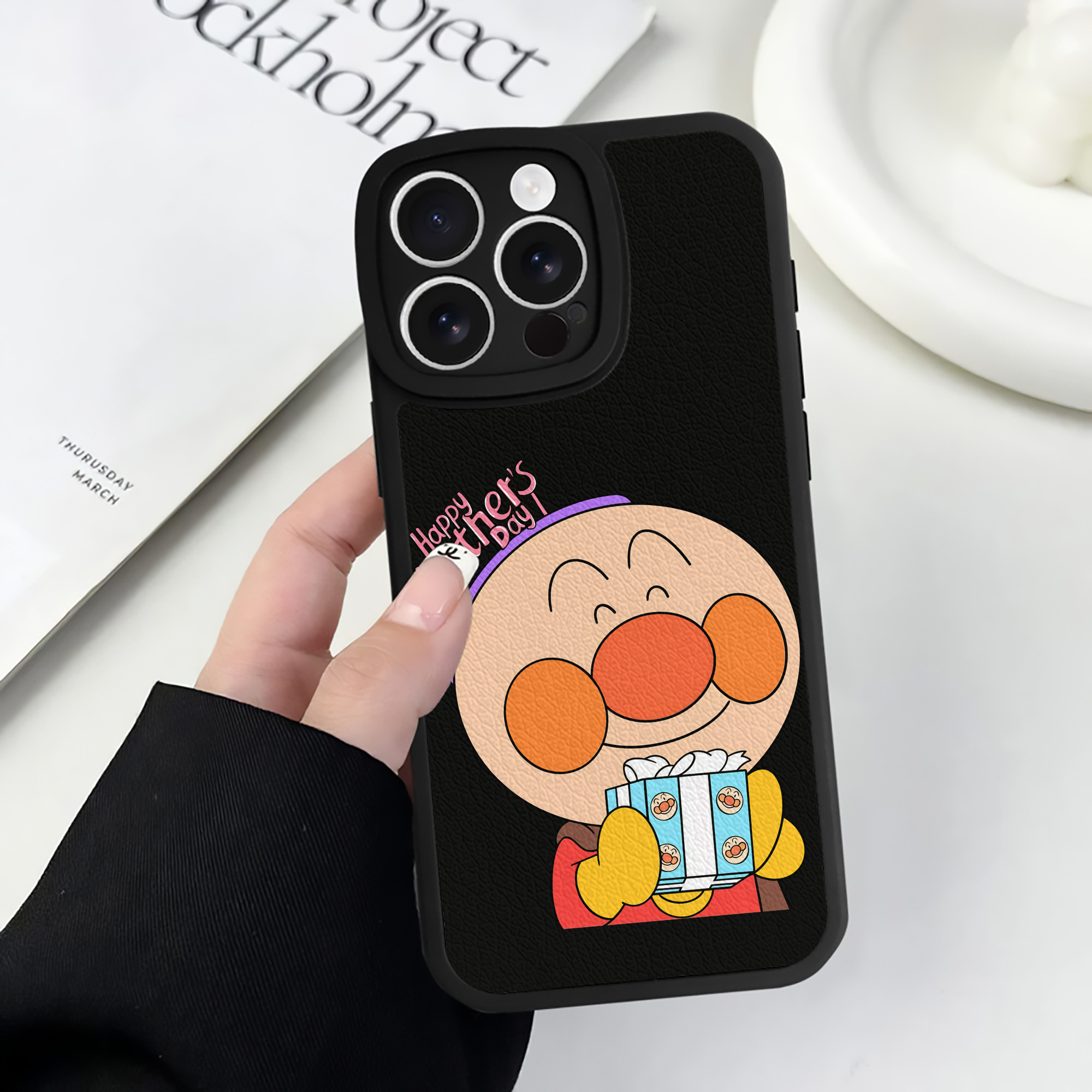 （画像用） アンパンマン Anpanman 【iPhone 16シリーズ対応】シリコンスマホケース（レザー調） 材質：シリコン